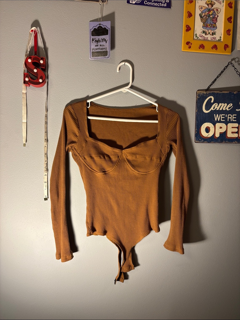 Ribbed Long Sleeve Bodysuit - Brown/tan